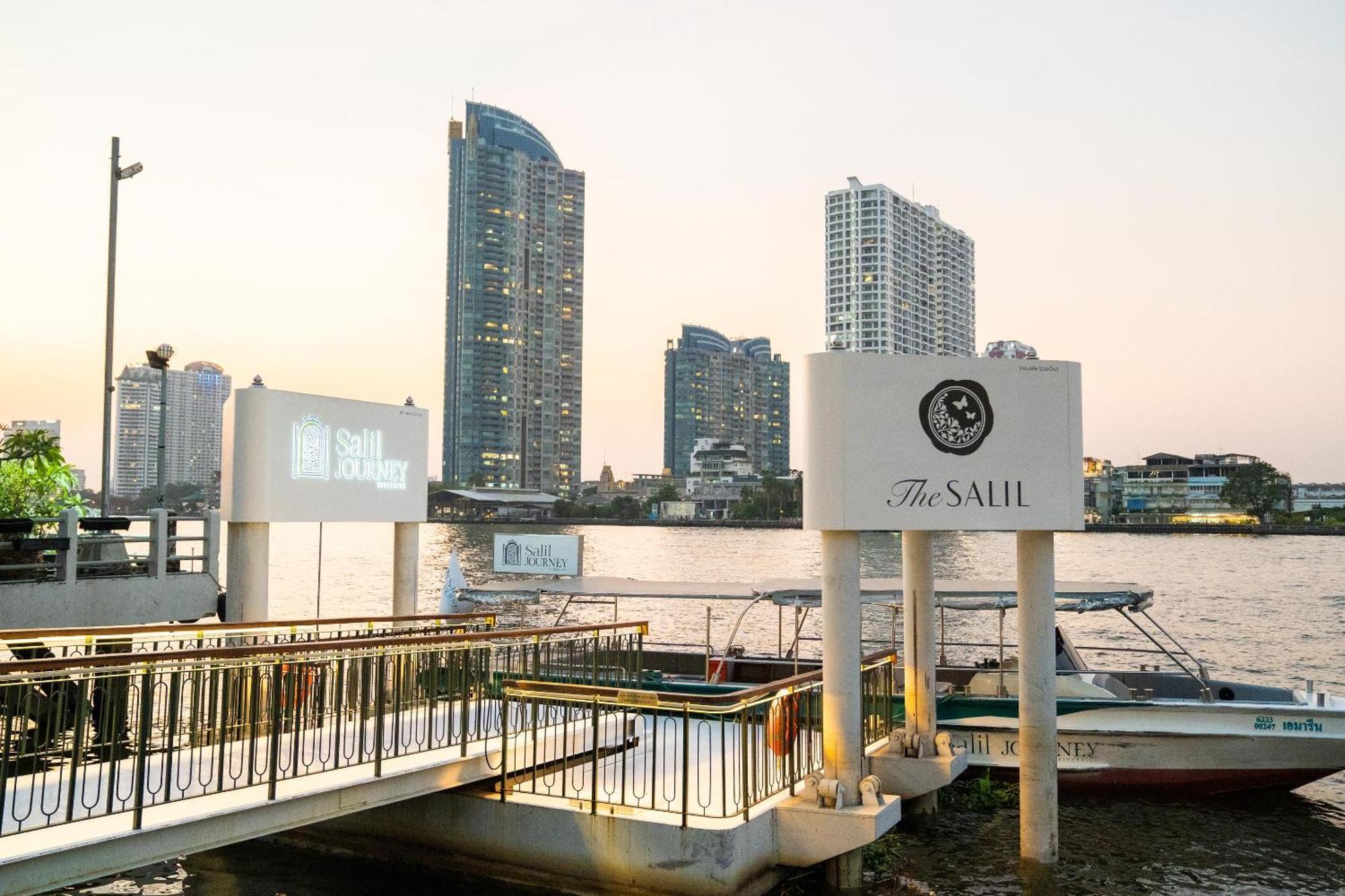 The Salil Hotel Riverside Bangkok Eksteriør bilde The River Pier