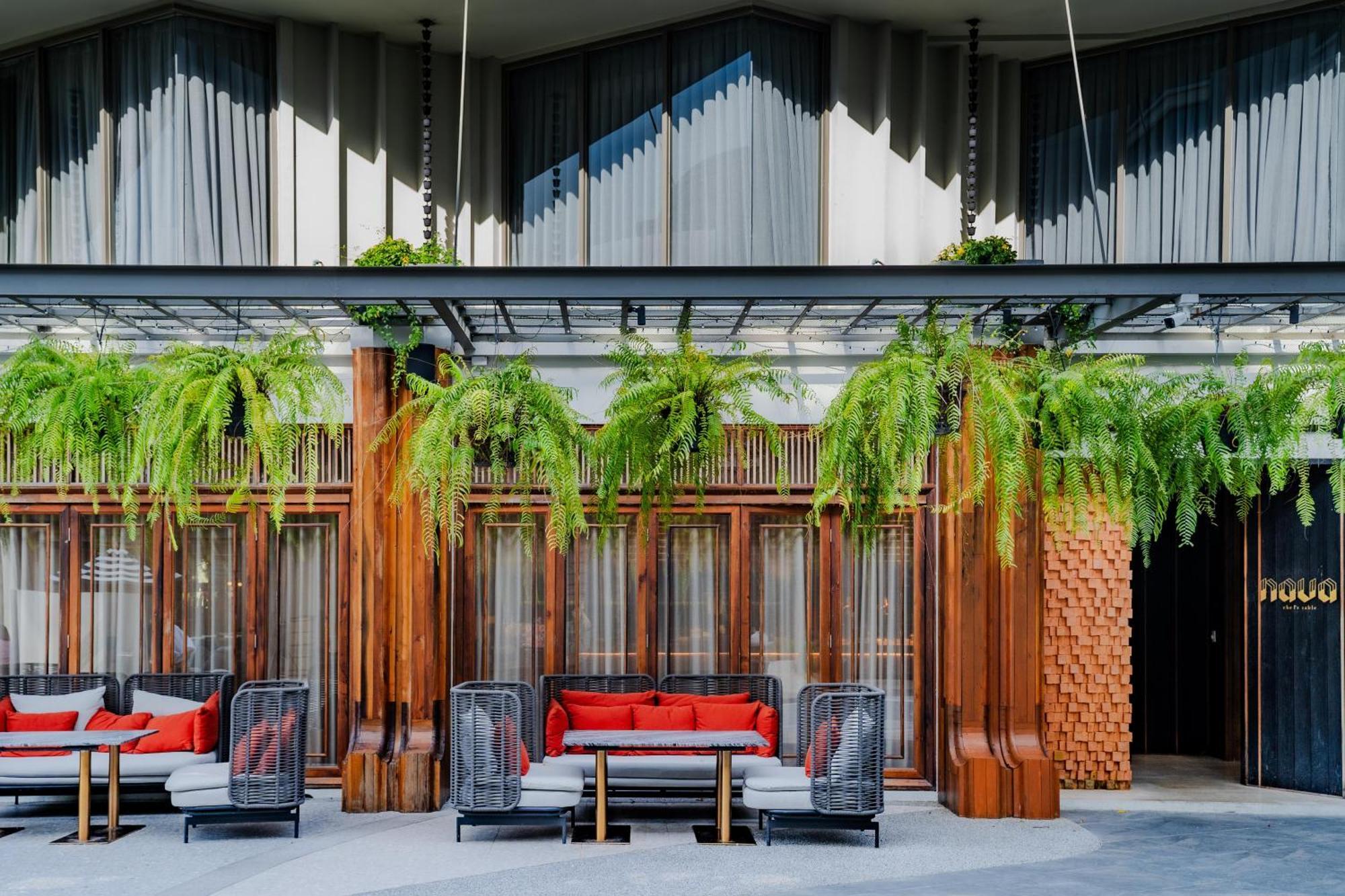 The Salil Hotel Riverside Bangkok Eksteriør bilde The Sky Bar